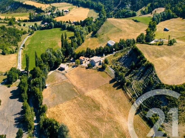 Maison 10 pièces 250 m²