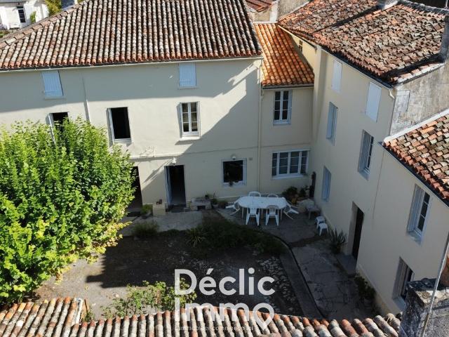 Maison 10 pièces 250 m²
