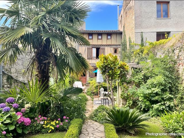 Maison 10 pièces 250 m²