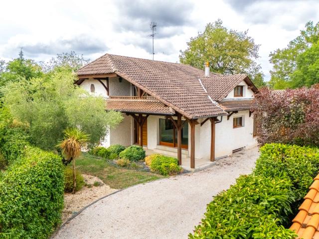 Maison 10 pièces 250 m²