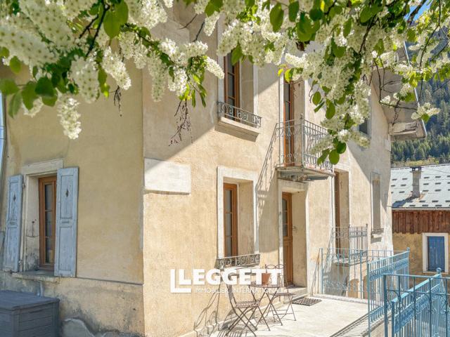 Maison 10 pièces 250 m²