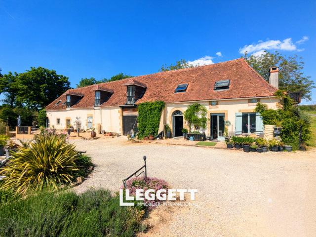 Maison 10 pièces 251 m²