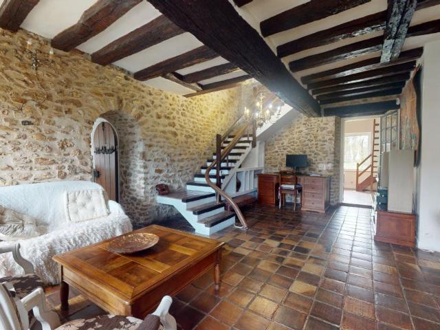 Maison 10 pièces 251 m²
