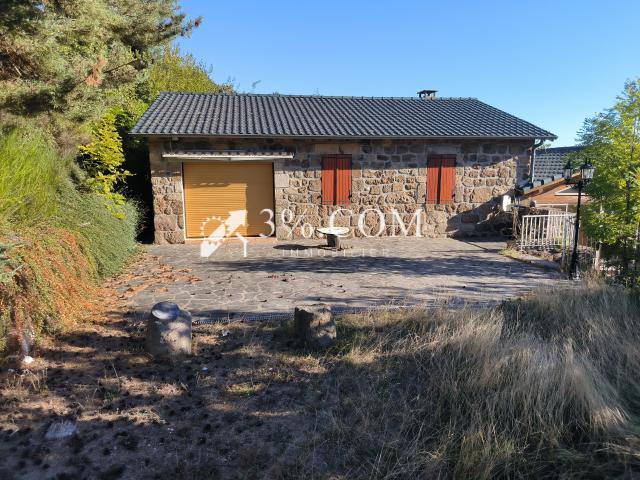 Maison 10 pièces 251 m²