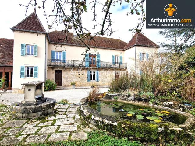 Maison 10 pièces 252 m²