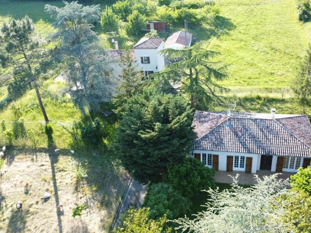 Maison 10 pièces 252 m²