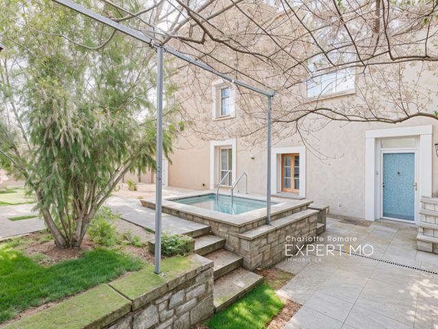 Maison 10 pièces 257 m²