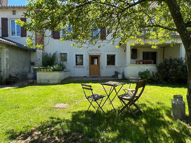 Maison 10 pièces 257 m²