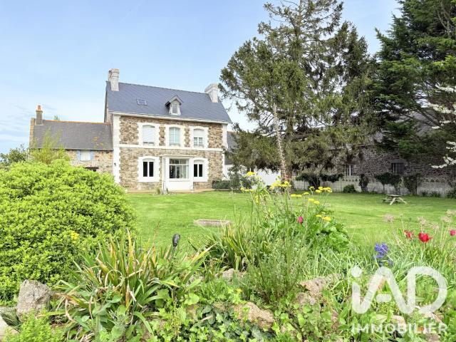 Maison 10 pièces 257 m²