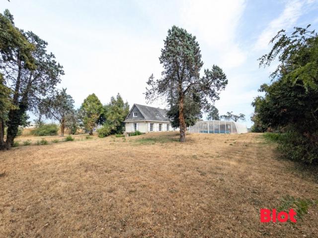 Maison 10 pièces 254 m²