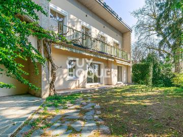 Maison 10 pièces 254 m²