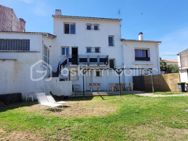 Maison 10 pièces 254 m²