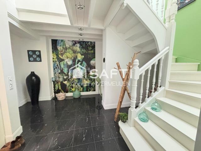 Maison 10 pièces 255 m²