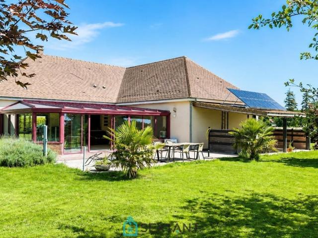 Maison 10 pièces 255 m²