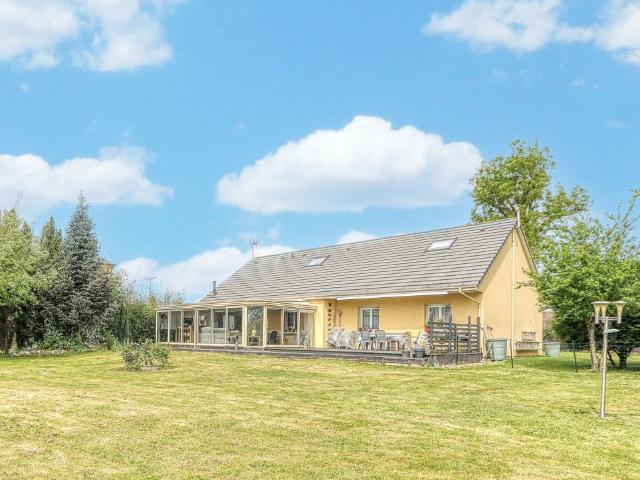 Maison 10 pièces 255 m²
