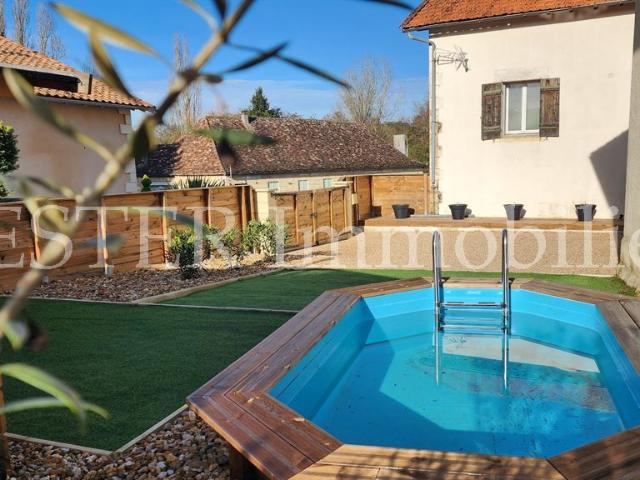 Maison 10 pièces 255 m²