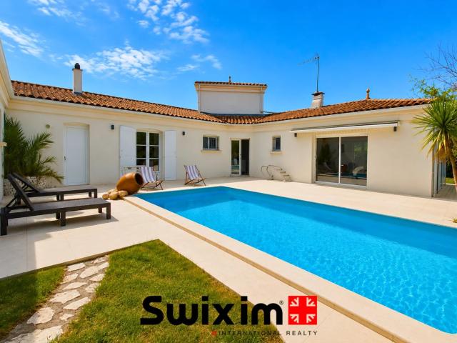 Maison 10 pièces 255 m²