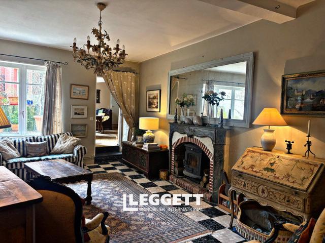Maison 10 pièces 256 m²