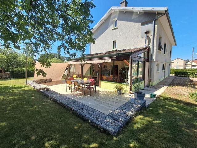 Maison 10 pièces 258 m²