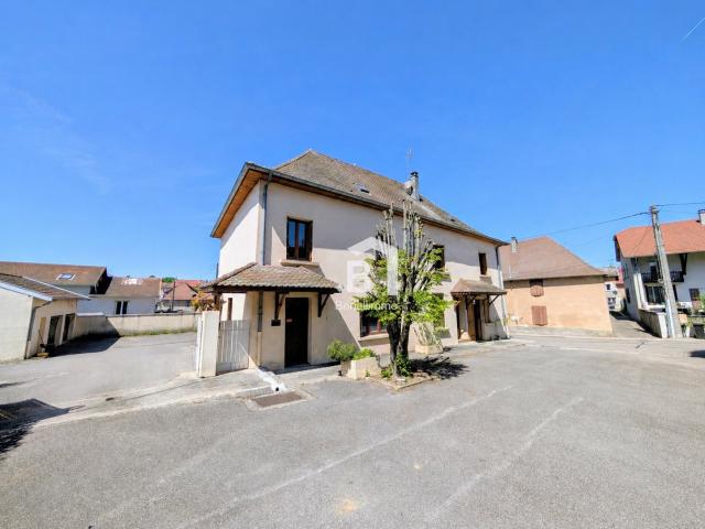 Maison 10 pièces 263 m²