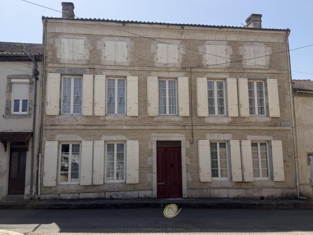 Maison 10 pièces 263 m²