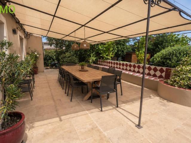 Maison 10 pièces 263 m²