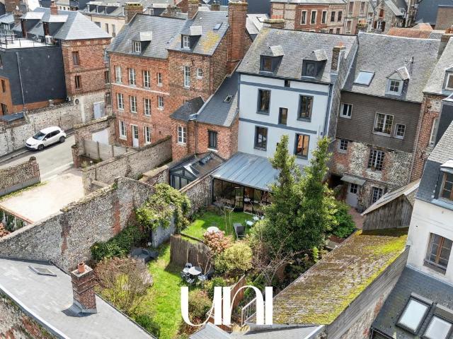 Maison 10 pièces 260 m²