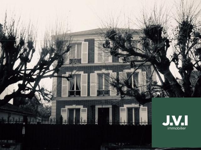 Maison 10 pièces 260 m²