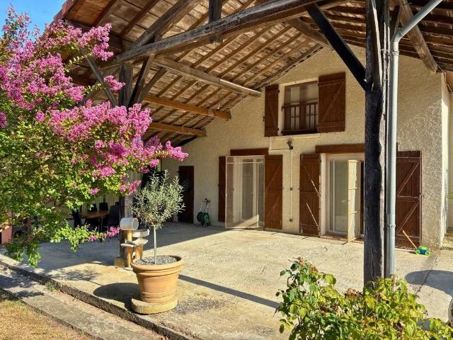 Maison 10 pièces 260 m²