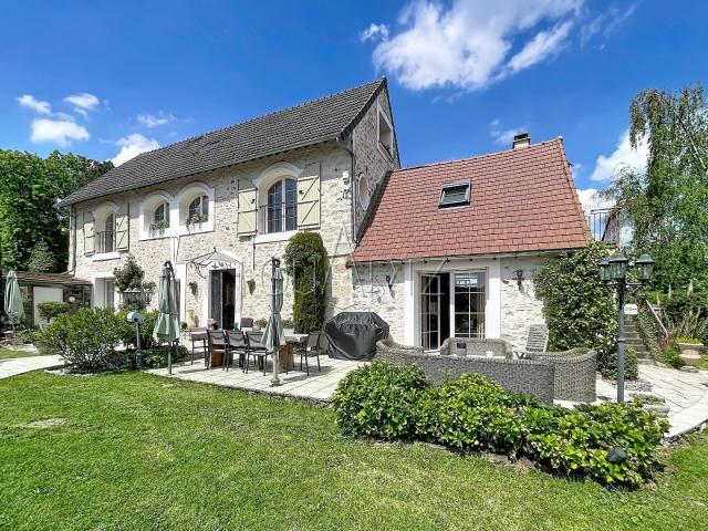 Maison 10 pièces 260 m²