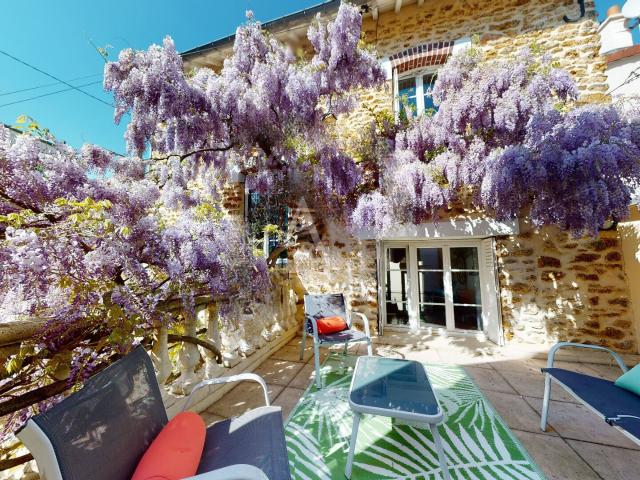Maison 10 pièces 260 m²