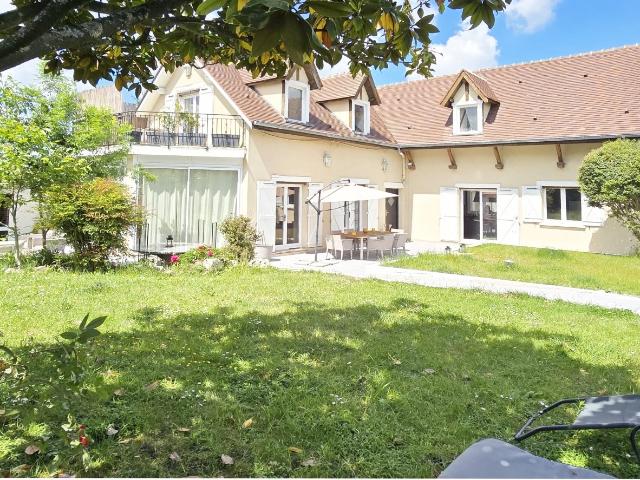 Maison 10 pièces 260 m²