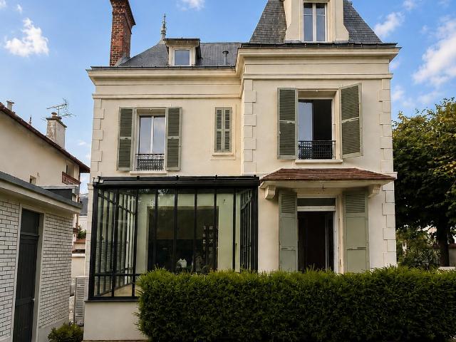 Maison 10 pièces 260 m²