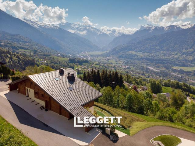 Maison 10 pièces 260 m²