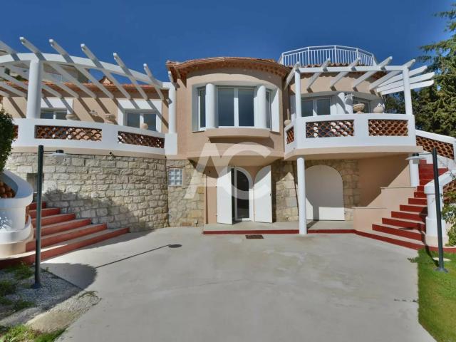 Maison 10 pièces 260 m²