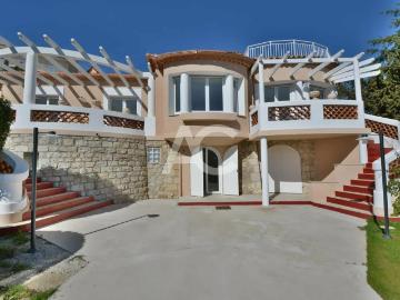 Maison 10 pièces 260 m²