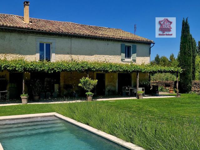 Maison 10 pièces 260 m²