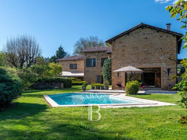 Maison 10 pièces 260 m²