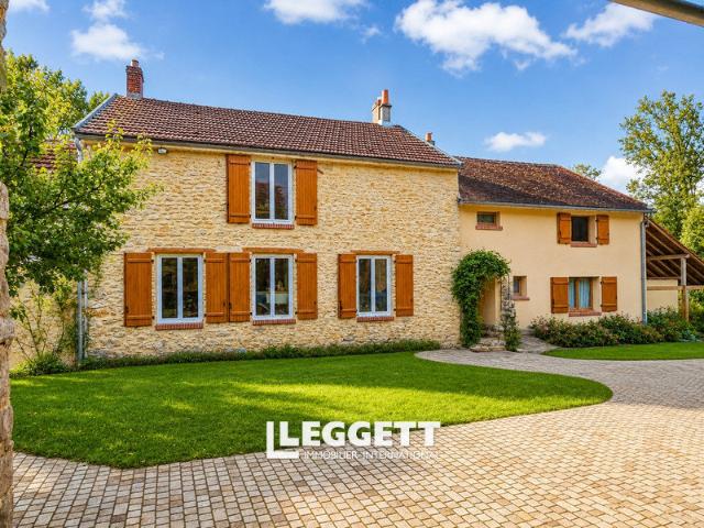 Maison 10 pièces 260 m²