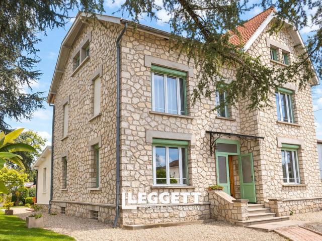 Maison 10 pièces 260 m²