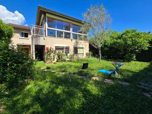 Maison 10 pièces 260 m²