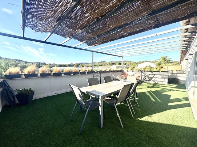 Maison 10 pièces 261 m²
