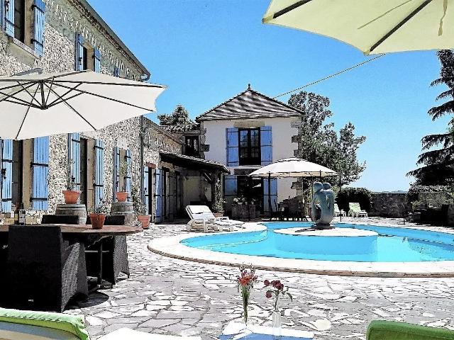 Maison 10 pièces 262 m²