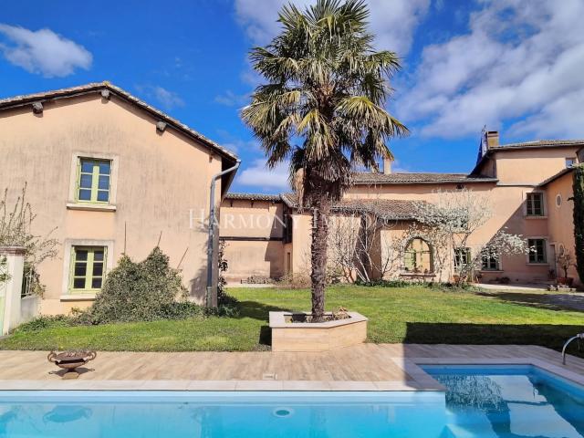 Maison 10 pièces 262 m²