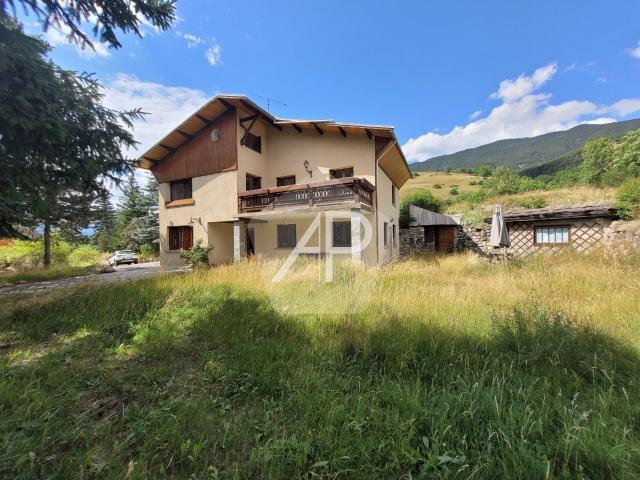 Maison 10 pièces 267 m²
