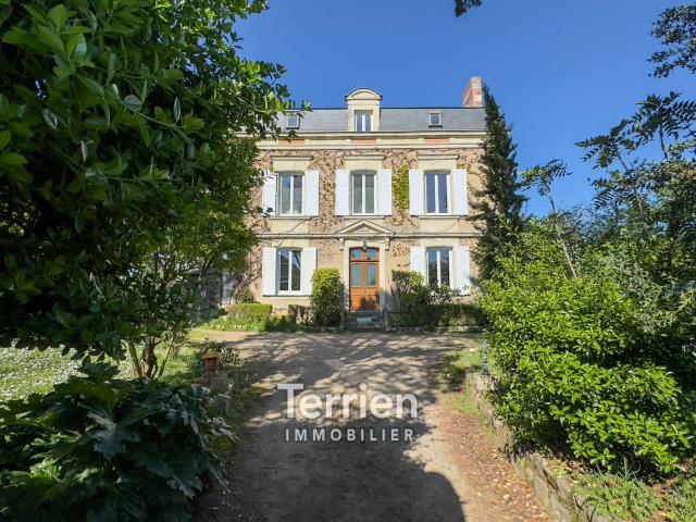 Maison 10 pièces 267 m²