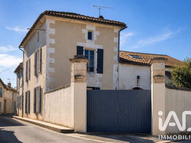 Maison 10 pièces 264 m²