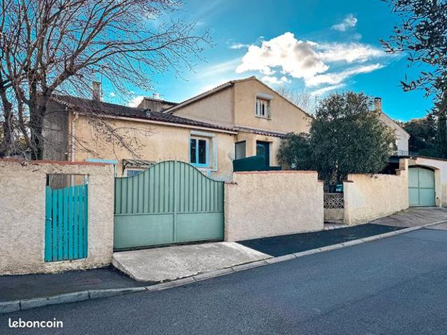 Maison 10 pièces 264 m²