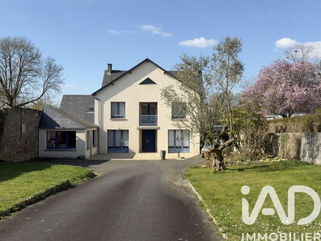 Maison 10 pièces 264 m²