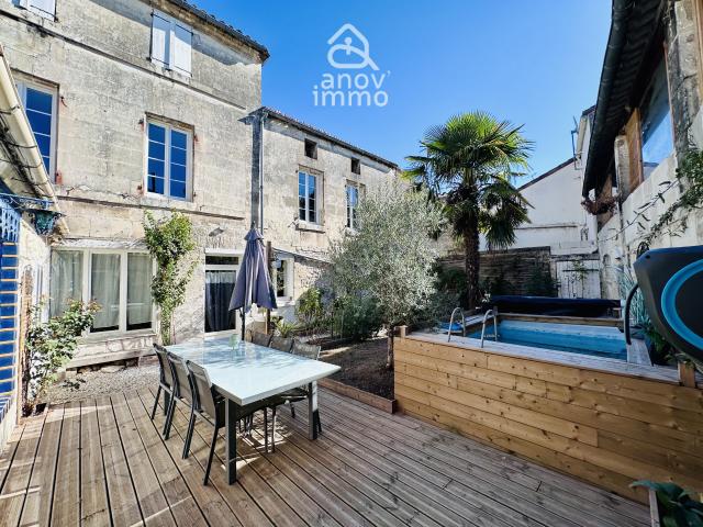 Maison 10 pièces 264 m²